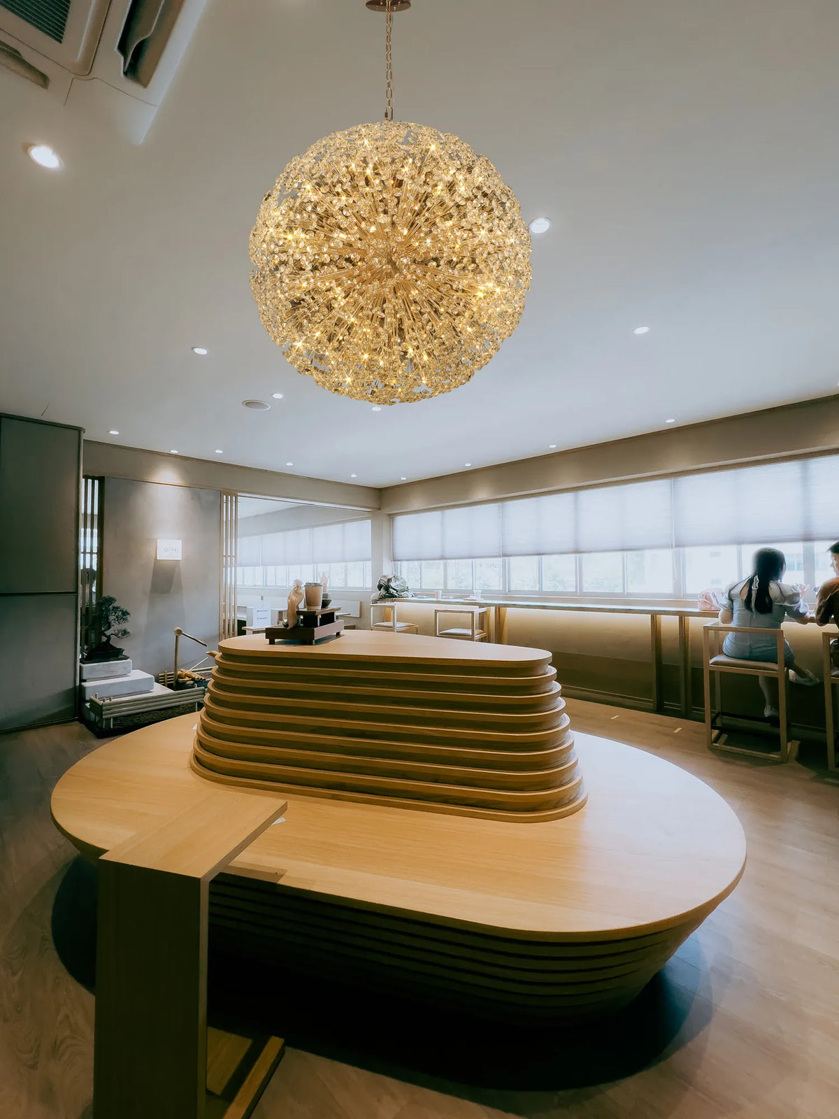 Monroe 1M Sphere Pendant French Gold / Crystal  EM5899-HSA