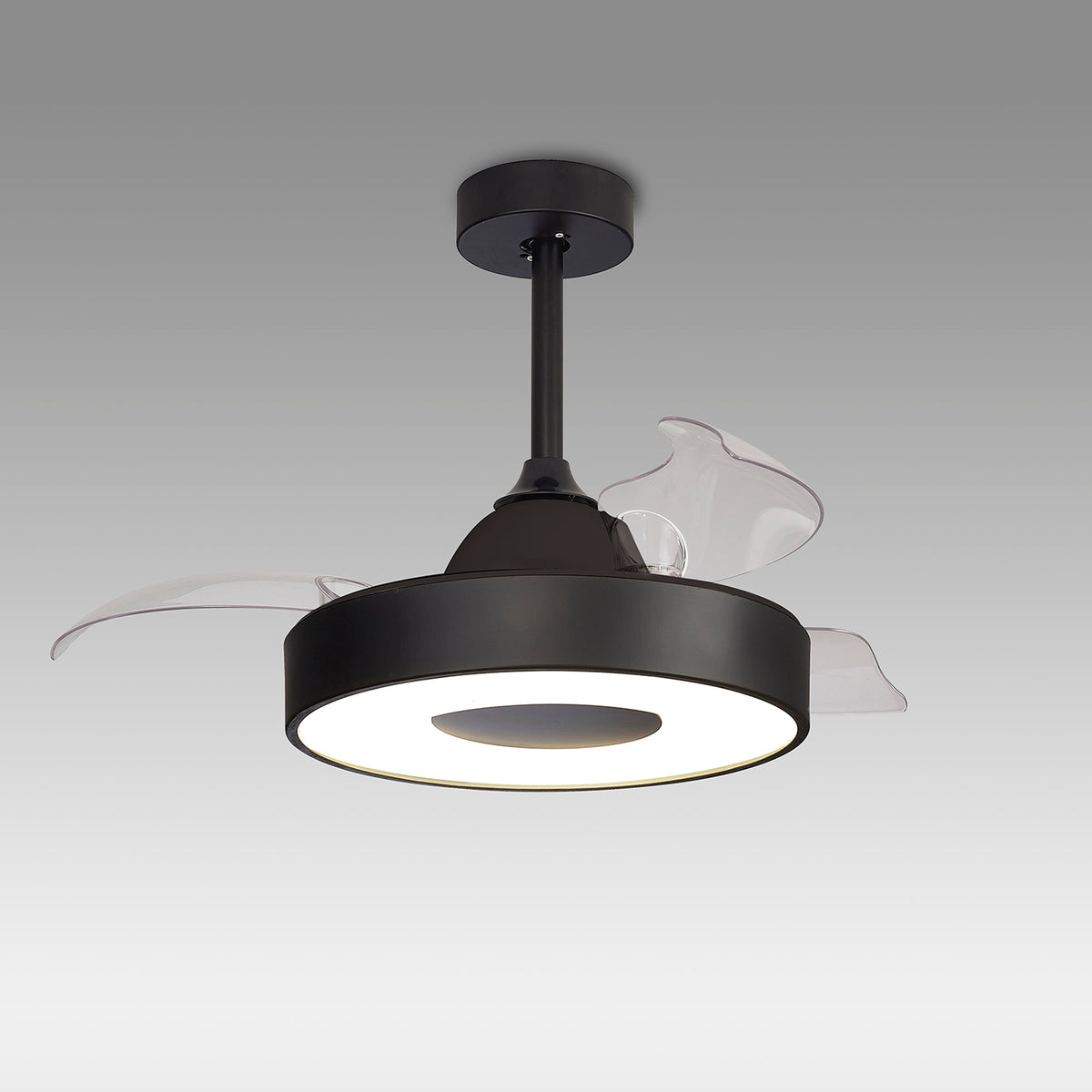 Coin M8218 Ceiling Fan Black
