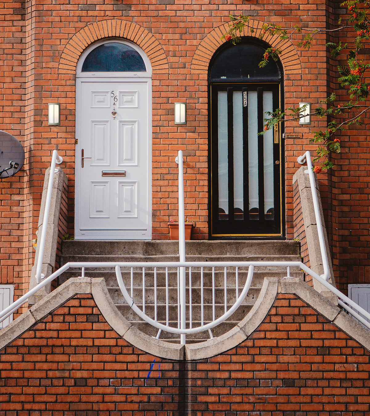 Wynn IP54 Rectangular Outdoor Wall Light EM6879