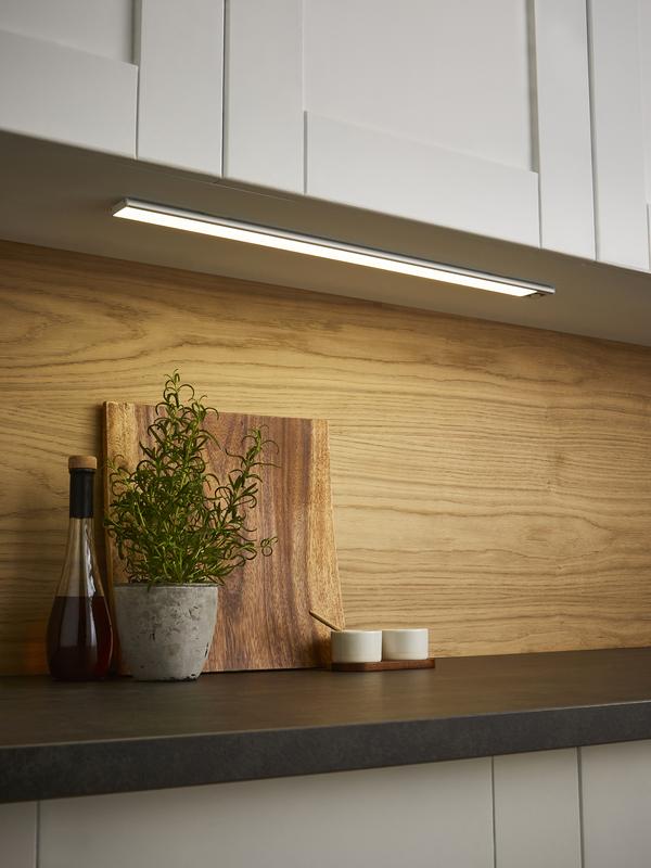 EMA37388 564mm Rechargable Under Cabinet Light