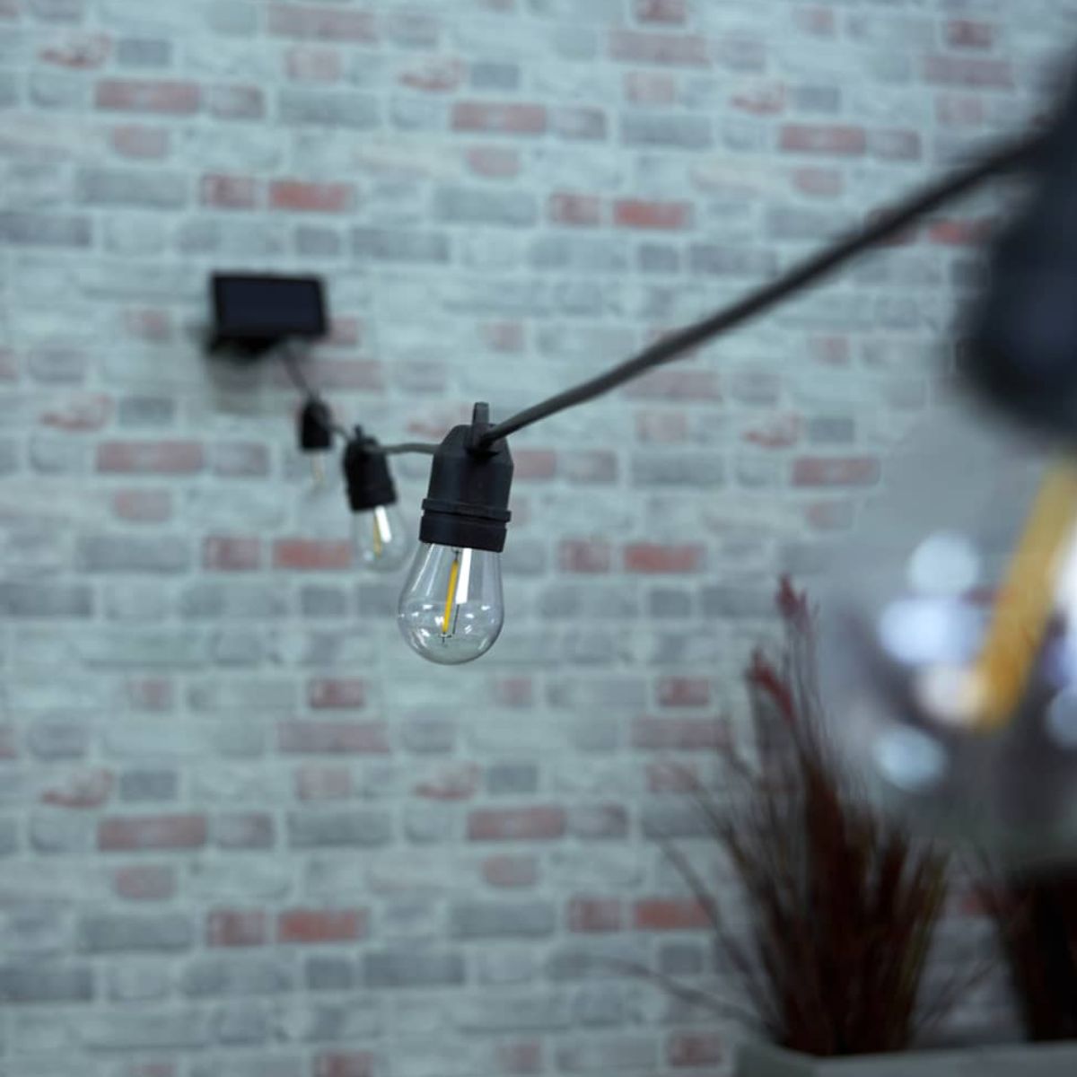 Forum ZN-42229 Zink Wye LED Outdoor Solar Light Kit