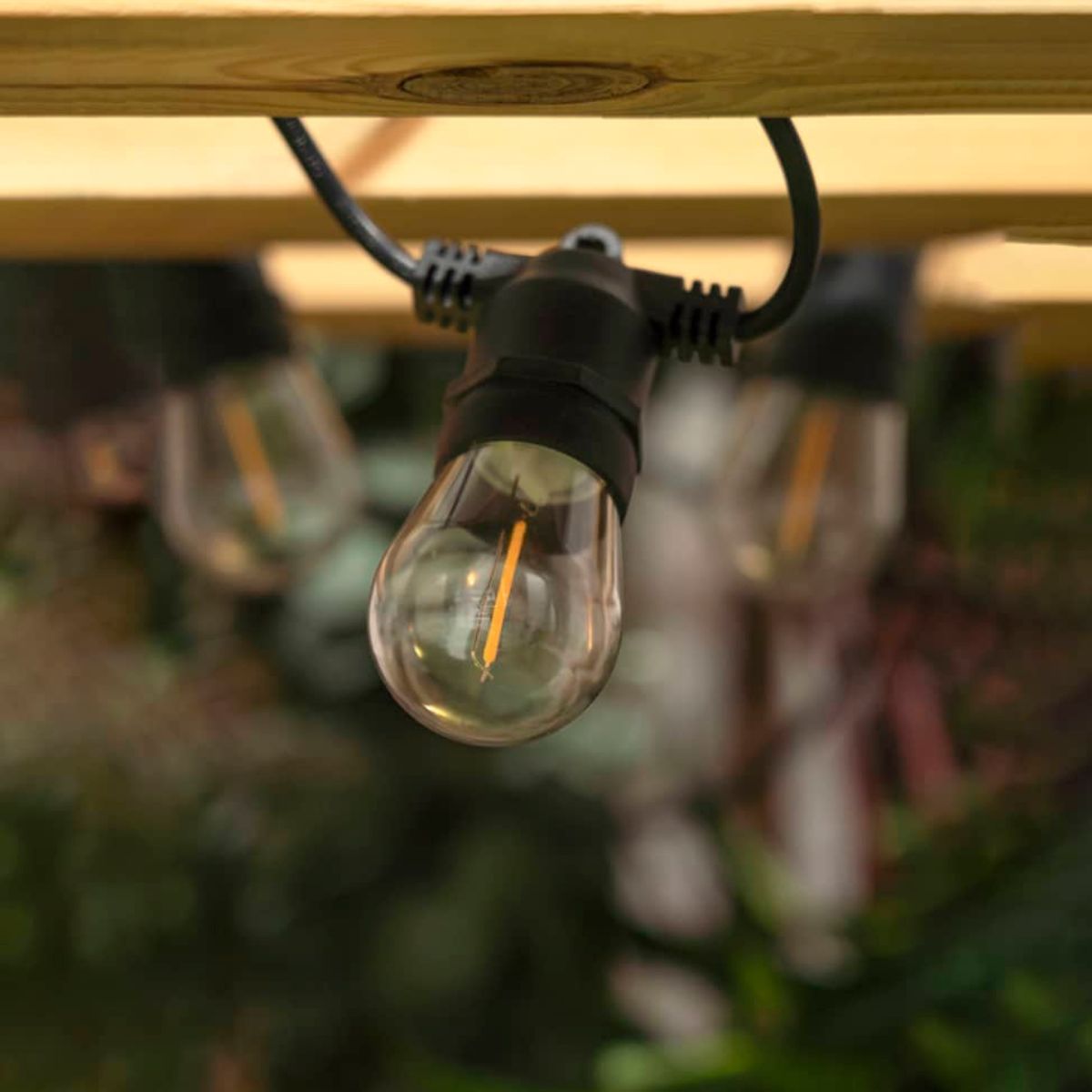 Forum ZN-42229 Zink Wye LED Outdoor Solar Light Kit