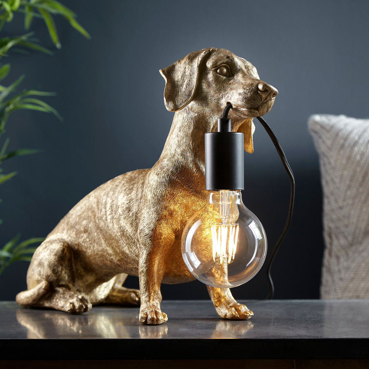 Liszt LIS187219 Table Lamp Gold Dachshund